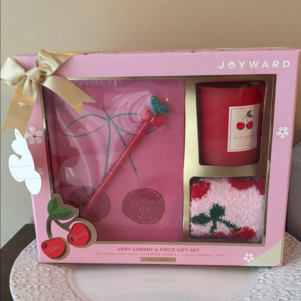 Very Cherry 4 Piece Gift Set - Red NWT